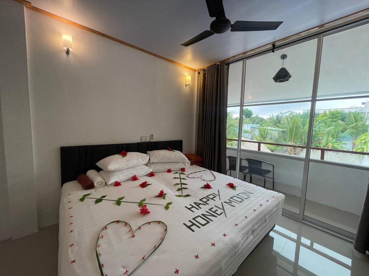 Dacha Thoddoo White Sand Екстериор снимка