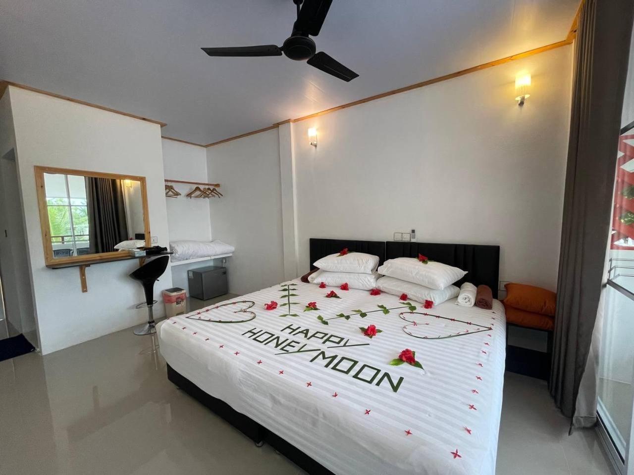 Dacha Thoddoo White Sand Екстериор снимка