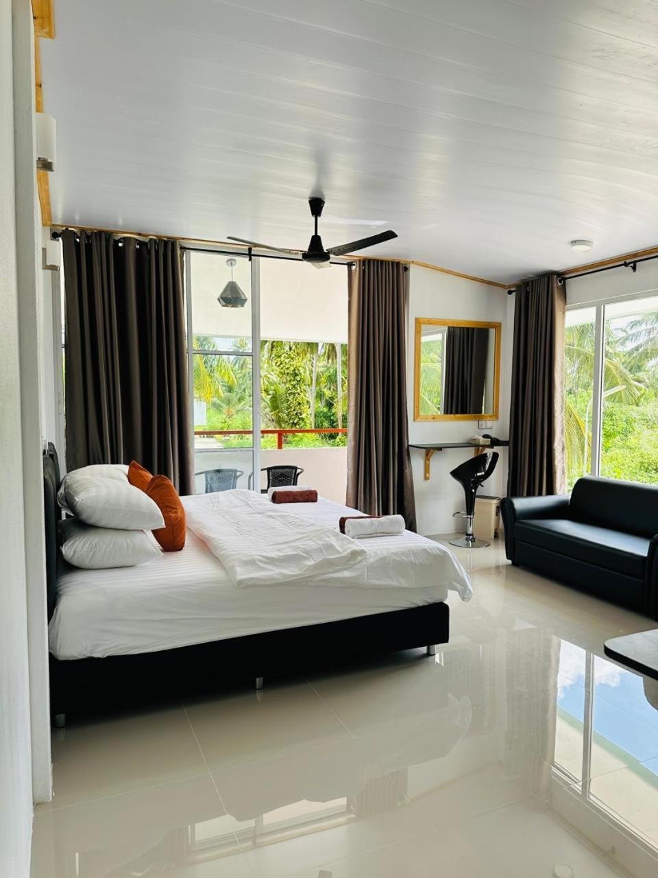 Dacha Thoddoo White Sand Екстериор снимка